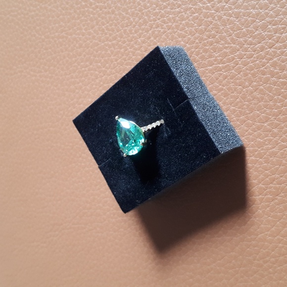 Green CZ Pear Shaped Solitaire Ring - Picture 5 of 7